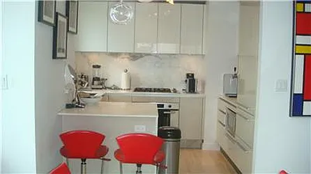 Rented by La Seven Inc.