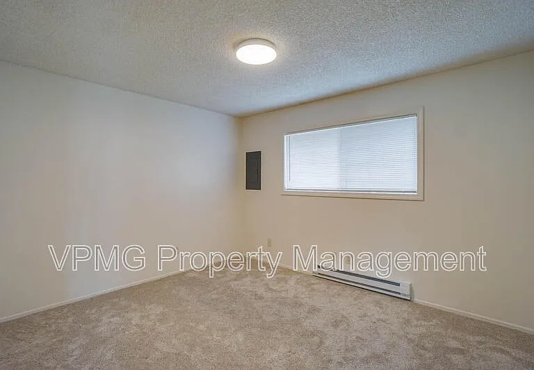 609 W McLoughlin Blvd — Photo 11