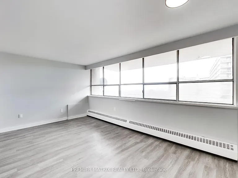 65 Thorncliffe Park Dr #1411 — Photo 11