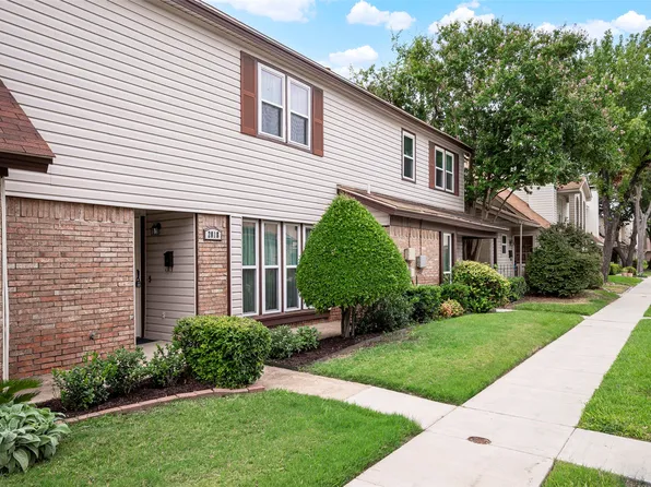 2018 Clubridge Dr, Carrollton, TX 75006