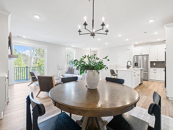 5th image of 11549 Helmond Way #113