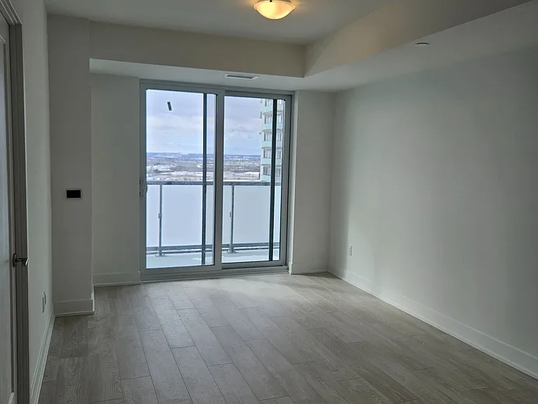 2545 Simcoe St N #2210 — Photo 3