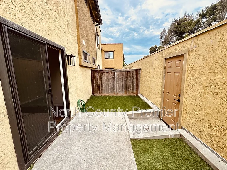 2360 Paseo De Laura #35 — Photo 12