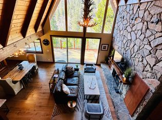 26591 Hillcrest Ln, Lake Arrowhead, CA 92352