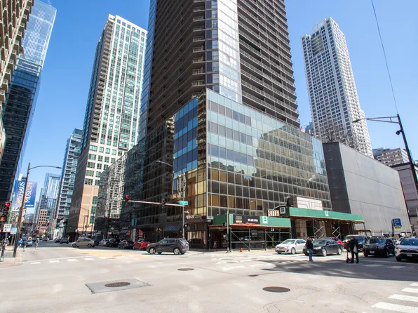 10 E Ontario St APT 2808, Chicago, IL 60611