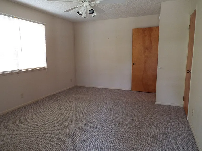 52 Meadows Ln — Photo 17