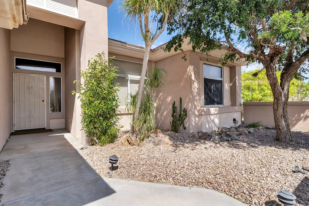 2 bed, 1764 sqft, $4,000 — Photo 2