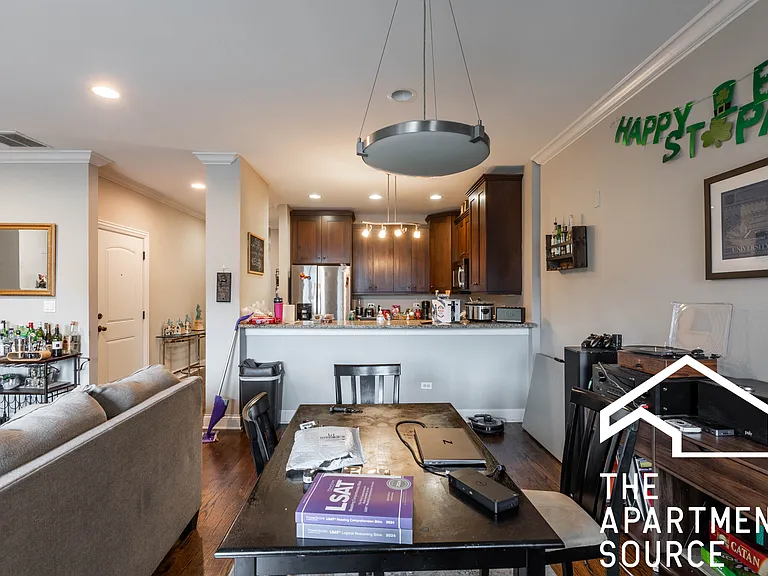 1136 W Diversey Pkwy #3 — Photo 4