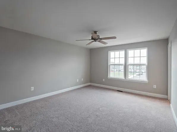 10715 Caledonia Meadow Dr, Manassas, VA 20112