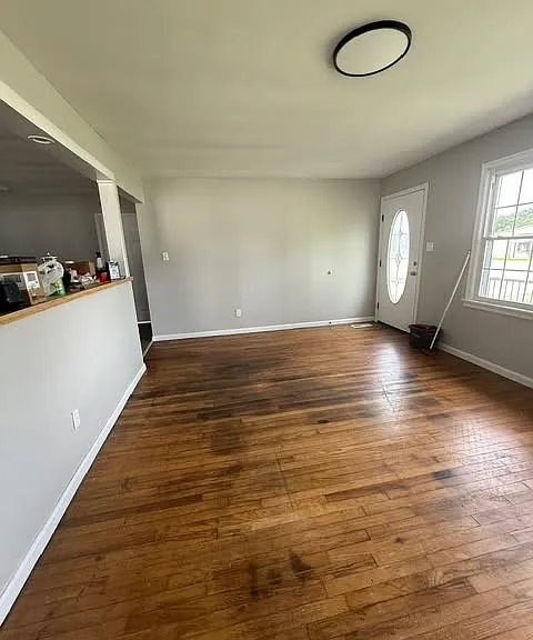 206 Cave Mill Rd — Photo 2