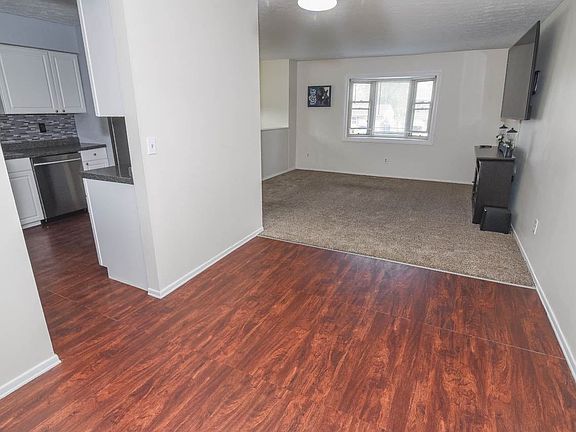 5th image of 5 Hidden Glen Cir