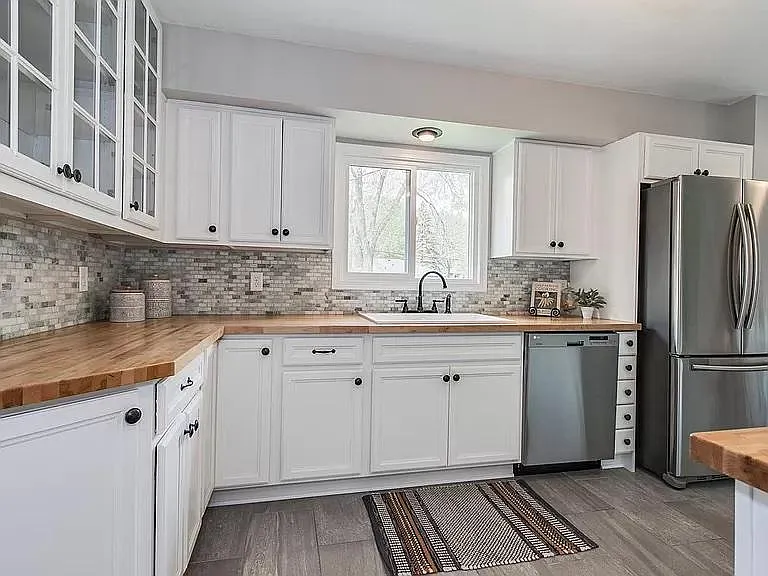 181 Dawn Ave — Photo 4