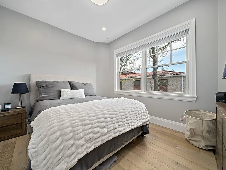 144 Linden St #2 — Photo 16