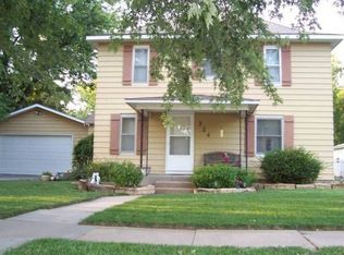 324 W 1st Ave, Buhler, KS 67522