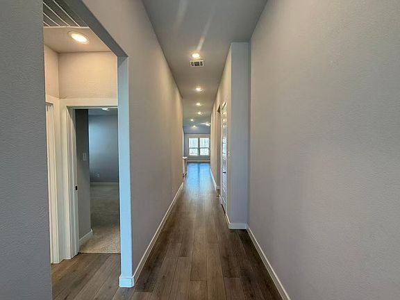 4th image of 4008 Nightingale St