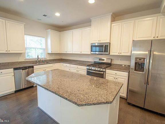 4th image of 518 Willow Bend Dr