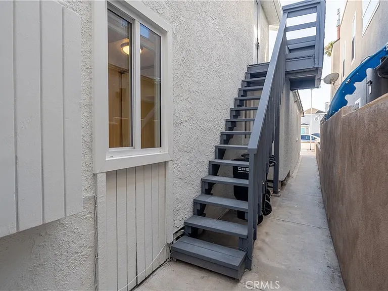 920 W Balboa Blvd — Photo 32
