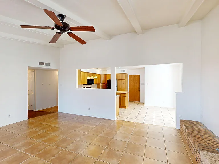 821 Oro Real NE — Photo 9