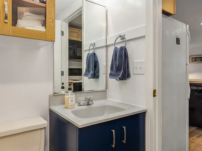 Downstair bathroom.
