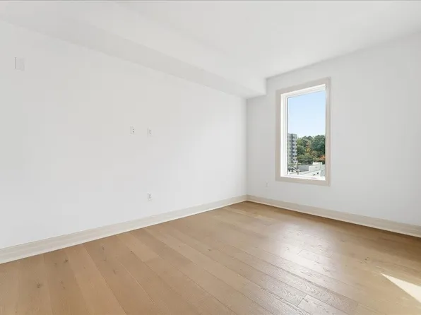 921 Madison Street image 11 of 25