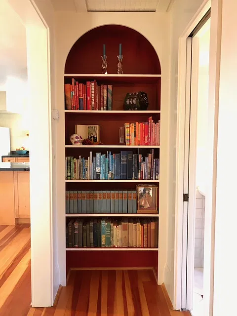 Built-in bookcase