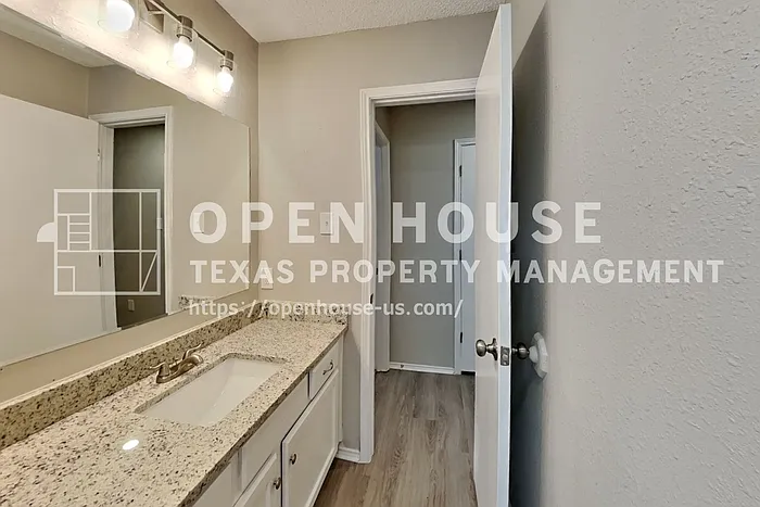 216 Caprock Dr — Photo 16