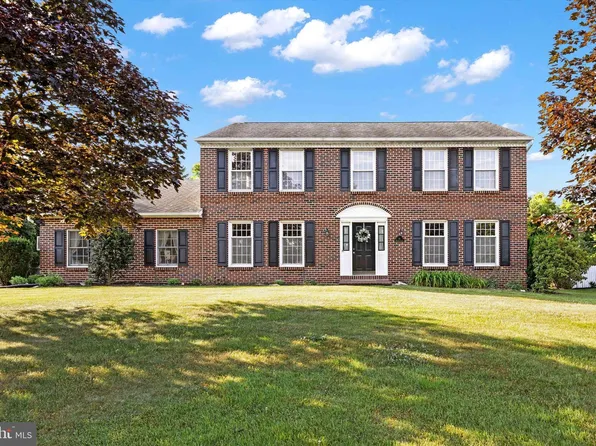 11 Heather Ct, Douglassville, PA 19518