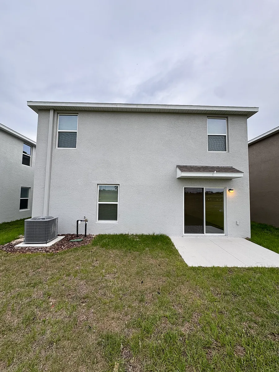 Back view - 3114 Evenmore Way