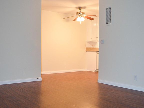 2nd image of 1321 Wellesley Ave APT 3