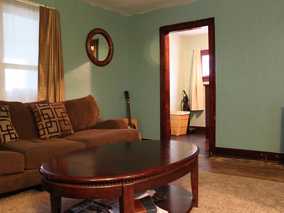 1st image of 2486 Parkwood Ave