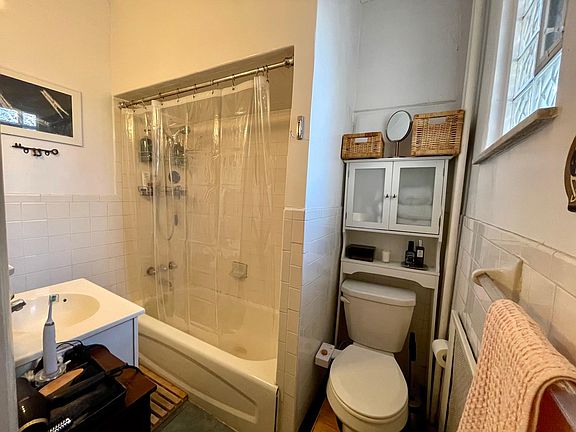 3rd image of 1125 Mifflin St #1