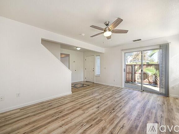 3rd image of 315 N Cottonwood St #0