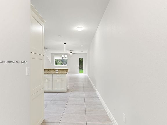 3rd image of 1110 NE 1st Ave #1110
