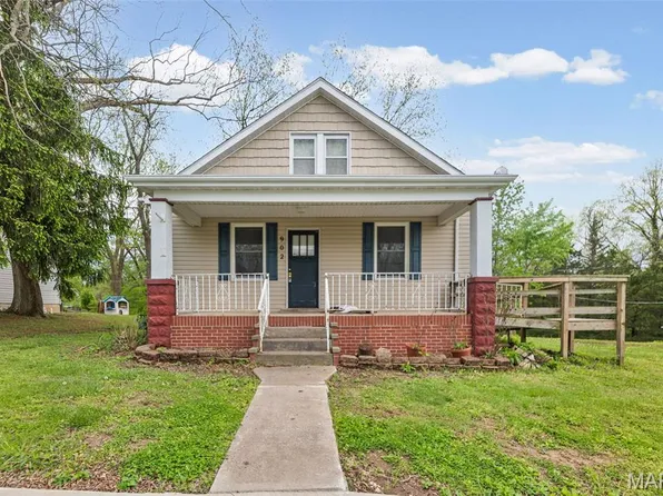 902 Spring St, Evansville, IL 62242