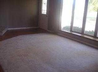 61 E Circle Dr, Streator, IL 61364