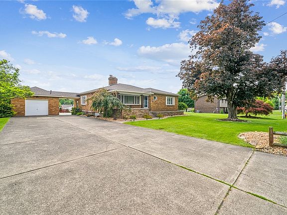 3rd image of 621 Kimlyn Ave
