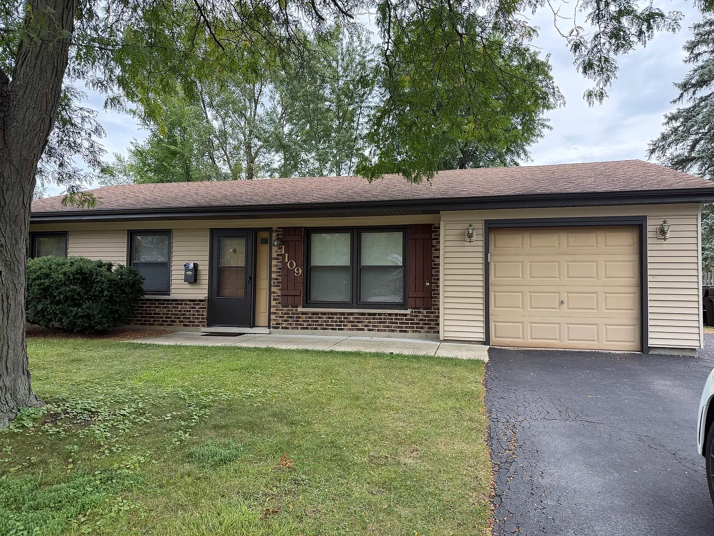 3 bed, 1155 sqft, $2,800 — Photo 2