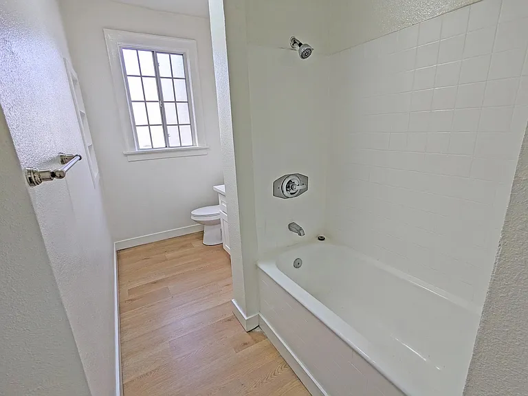 2801 San Marino St #4 — Photo 12