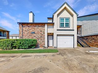 833 W Harwood Rd APT F, Hurst, TX 76054