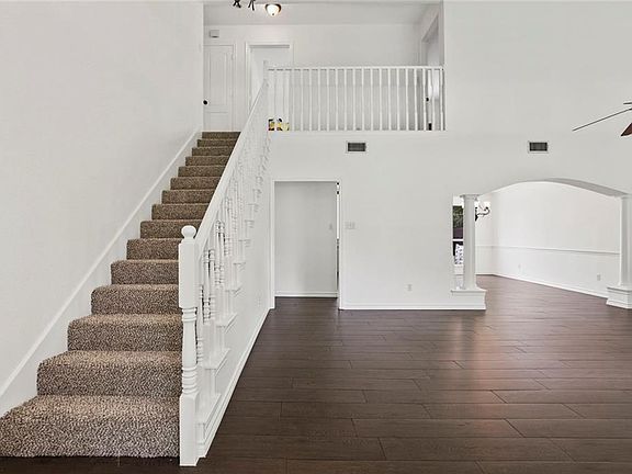 4th image of 3412 Camden Dr