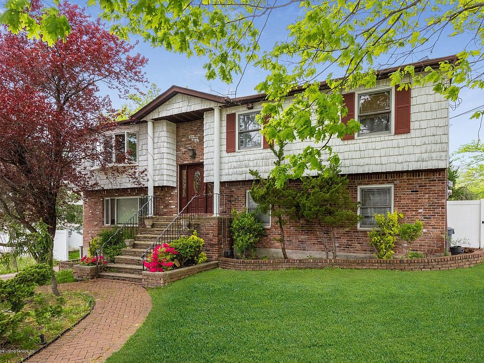 1st image of 152 Parkwood Ave
