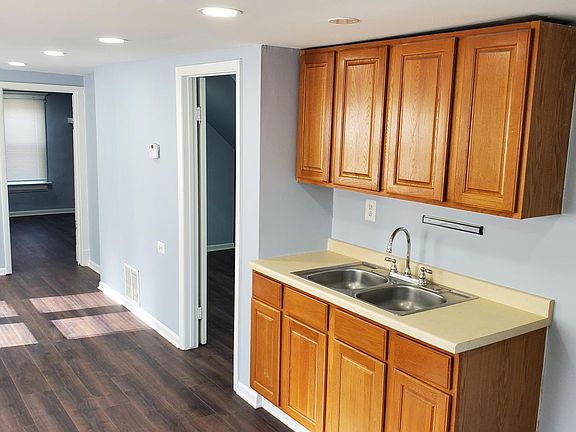 4th image of 3913 N Francisco Ave #3