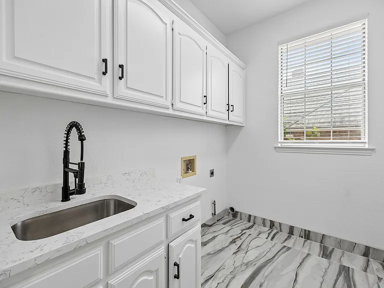 3301 Queensbury Way W — Photo 21