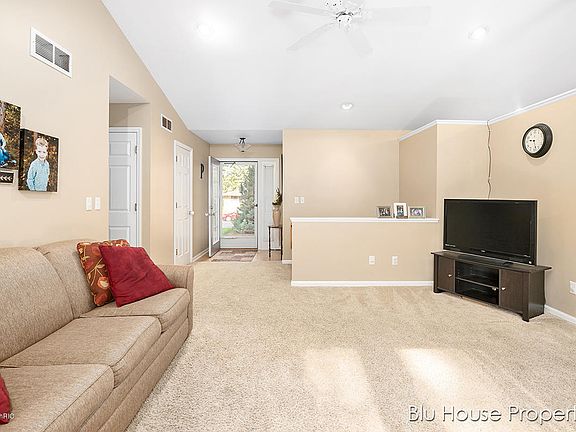 4th image of 1737 Glenvale Dr SW