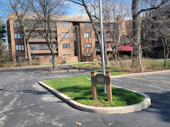 910 Ridge Rd Unit 204, Munster, IN 46321