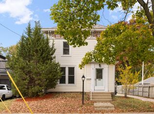 466 Simms St #1, Aurora, IL 60505