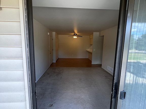 2nd image of 44327 Sunnyside Dr APT 203