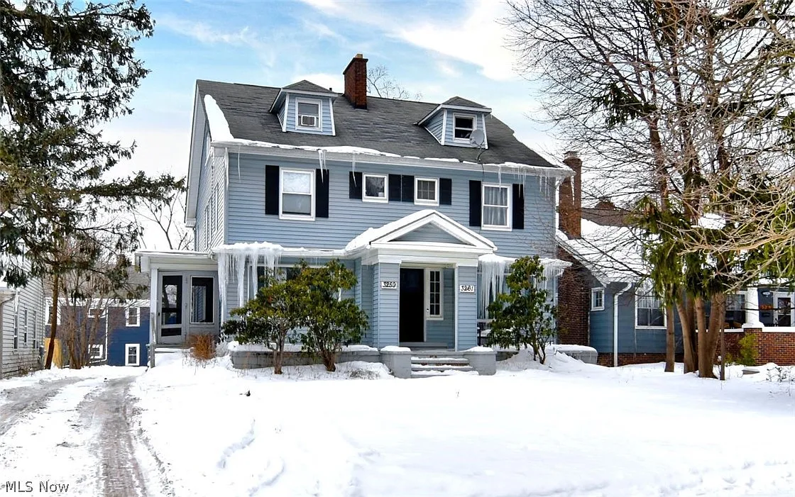 3261 Euclid Heights Blvd photo 1
