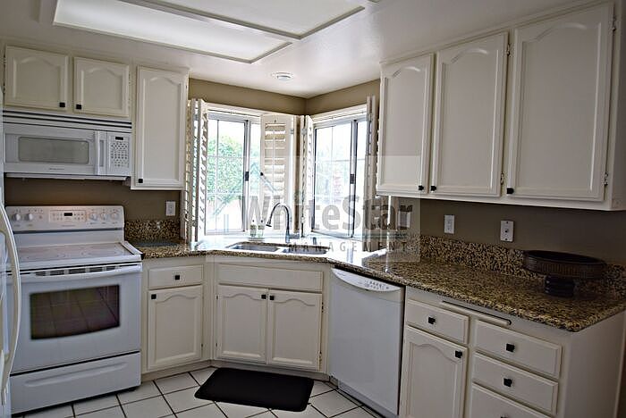 1st image of 77702 Calle Las Brisas N