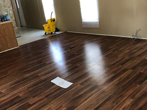 3rd image of 7100 Airline Dr